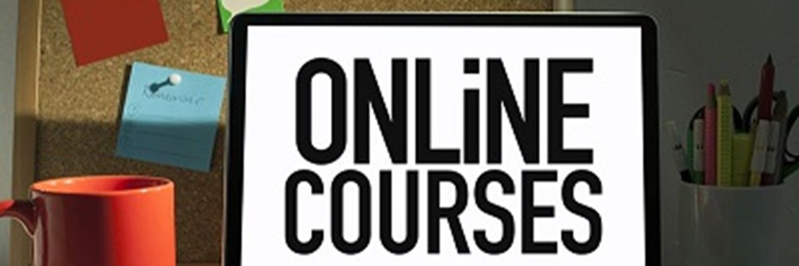 Computer displaying words "Online courses"